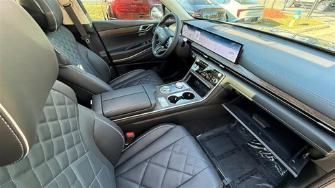 Used 2025 Genesis GV80 3.5T Prestige image 31