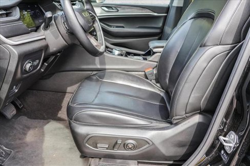 Used 2021 Jeep Grand Cherokee L Limited image 11