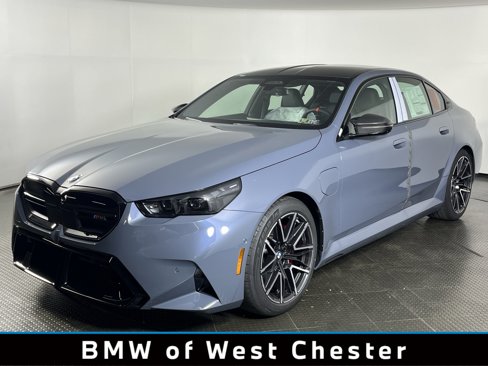 New 2026 BMW M5 w/ Carbon Package image 1