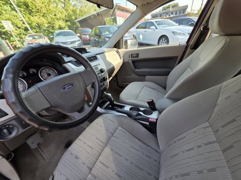 Used 2009 Ford Focus SE image 40