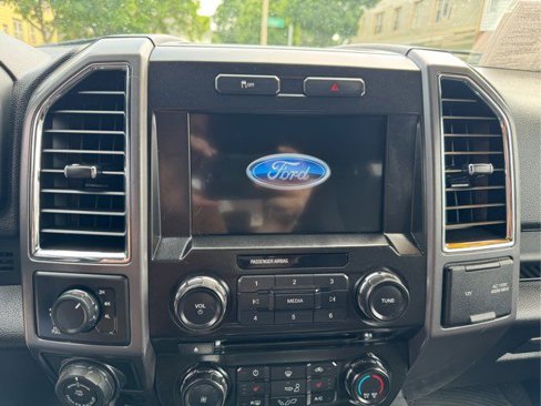 Used 2016 Ford F150 XLT w/ Equipment Group 302A Luxury image 12
