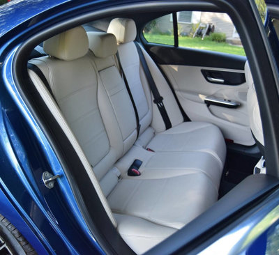 Used 2022 Mercedes-Benz C 300 4MATIC Sedan image 42