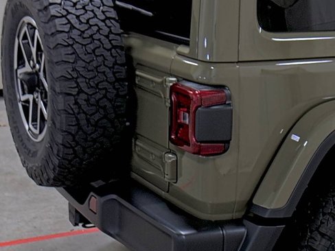 New 2025 Jeep Wrangler Unlimited Rubicon image 13