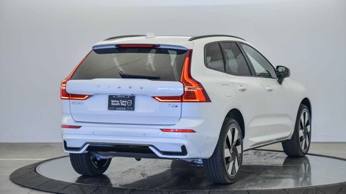 Certified 2025 Volvo XC60 T8 Plus w/ Protection Package Premier image 5