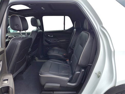 Used 2023 Chevrolet Traverse Premier w/ Redline Edition image 16