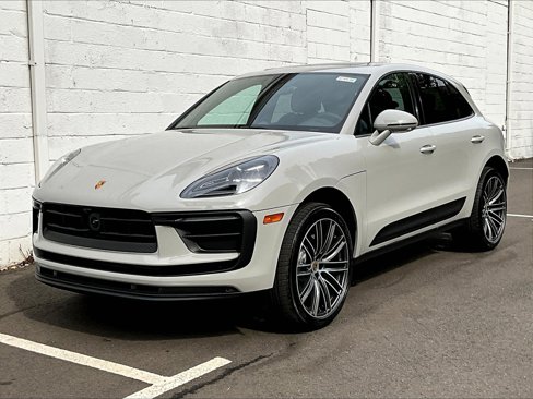 New 2026 Porsche Macan image 1