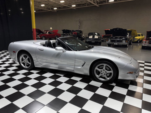Used 2002 Chevrolet Corvette Convertible w/ Preferred Equipment Group2 image 8