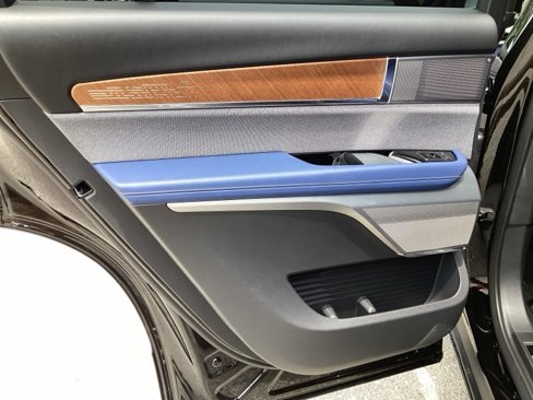 New 2026 Cadillac Vistiq Premium Luxury image 10