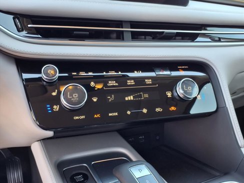 New 2026 INFINITI QX60 Luxe image 11