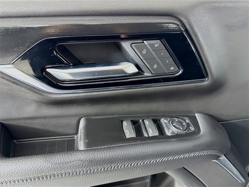 Used 2025 GMC Yukon XL Denali image 21