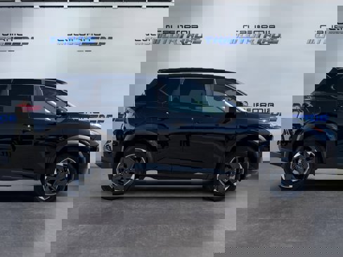 Used 2024 Nissan Rogue SV image 4