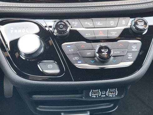 New 2025 Chrysler Pacifica Select image 14