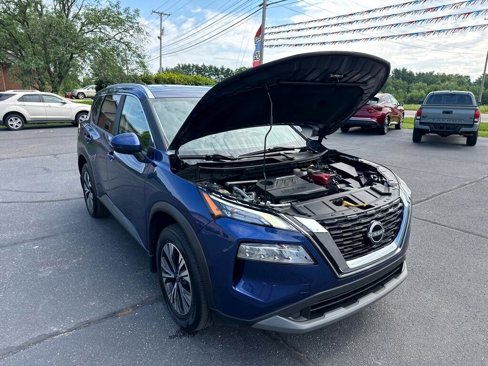 Used 2023 Nissan Rogue SV image 32