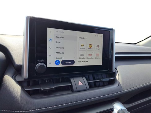 Used 2025 Toyota RAV4 XLE image 28