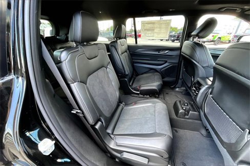 New 2025 Jeep Grand Cherokee L Altitude image 11