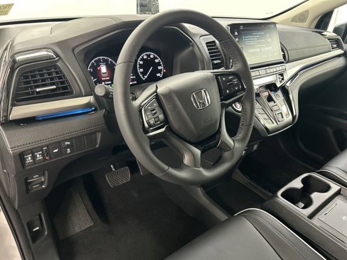 New 2026 Honda Odyssey Touring image 4