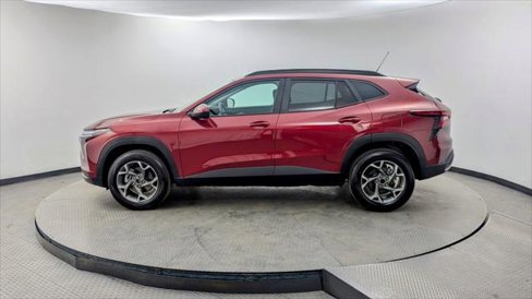 Used 2025 Chevrolet Trax LT image 3