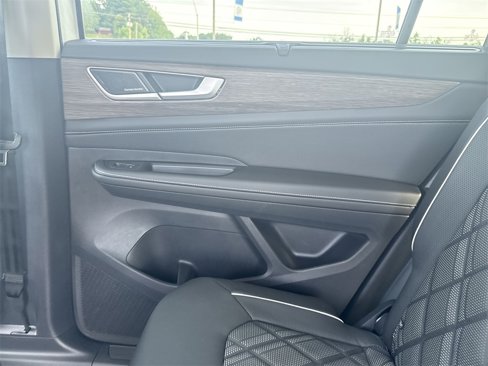 New 2025 Volkswagen Atlas SEL Premium R-Line image 28