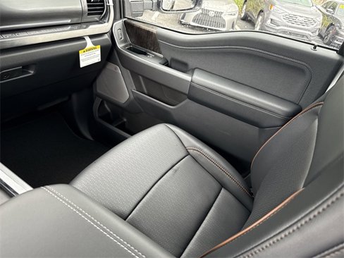 New 2025 Ford F450 Lariat image 17