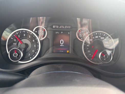 New 2025 RAM 1500 4x4 Crew Cab image 25