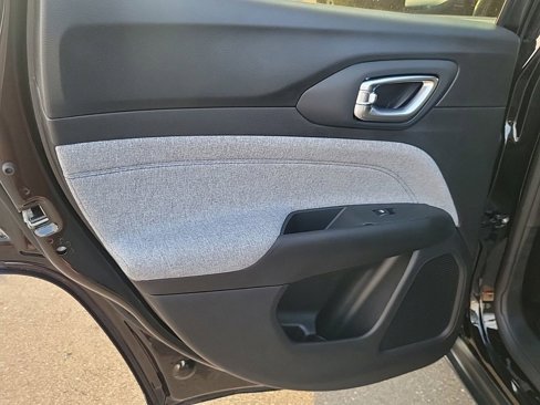 New 2025 Jeep Compass Latitude image 13