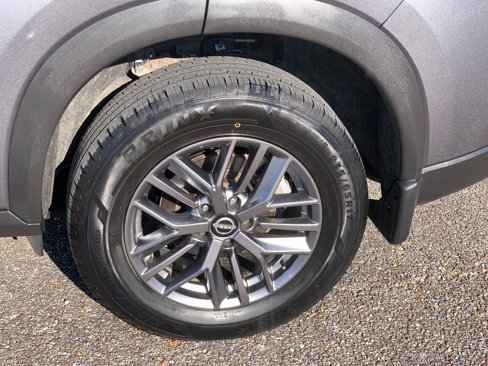 Used 2024 Nissan Rogue S image 8