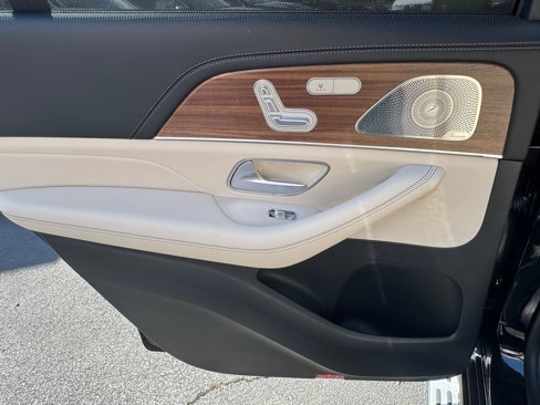 New 2026 Mercedes-Benz GLS 580 4MATIC image 22