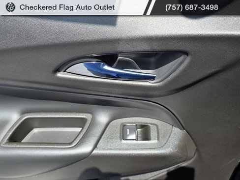 Used 2018 Chevrolet Equinox LT image 39