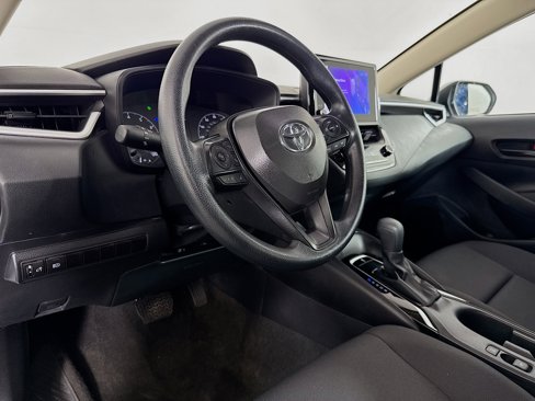 Used 2025 Toyota Corolla LE image 21