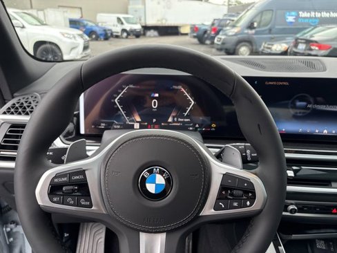 New 2026 BMW X5 xDrive40i w/ M Sport Package image 24