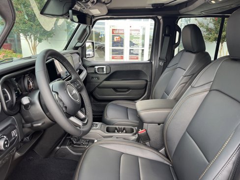 New 2025 Jeep Gladiator Sport image 3