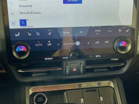 Used 2024 Lexus GX 550 image 13
