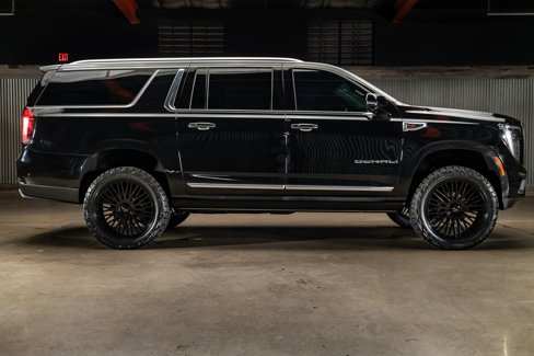 Used 2025 GMC Yukon XL Denali image 11