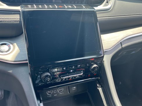 New 2025 Jeep Grand Cherokee Limited image 16