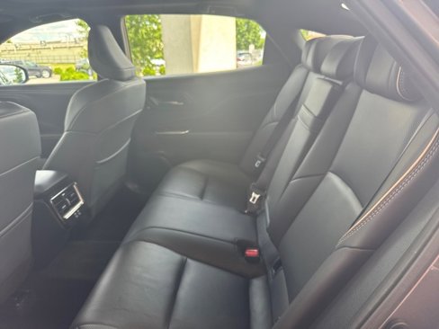 Used 2024 Toyota Crown Limited image 7