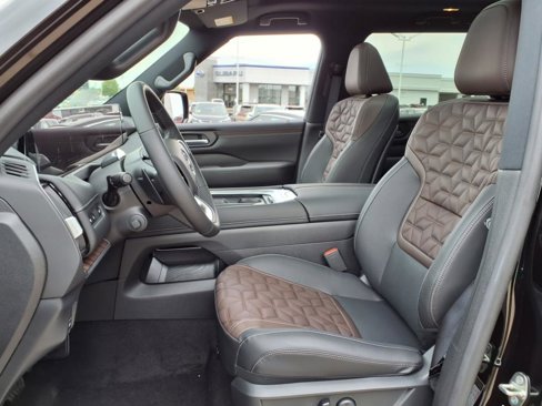 New 2025 Nissan Armada Platinum w/ Convenience Package image 4