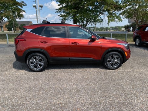Used 2024 Kia Seltos S image 2