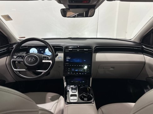 Used 2024 Hyundai Tucson Limited image 2