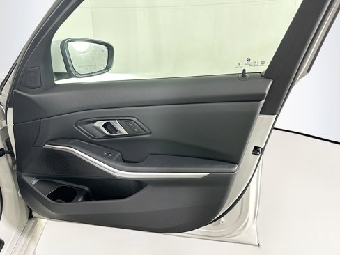 Used 2025 BMW 330i Sedan image 34