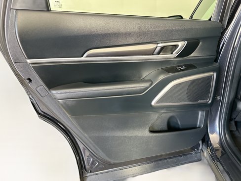 Used 2025 Kia Telluride S image 28
