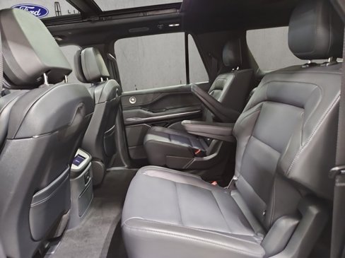 New 2025 Lincoln Navigator L Reserve image 16