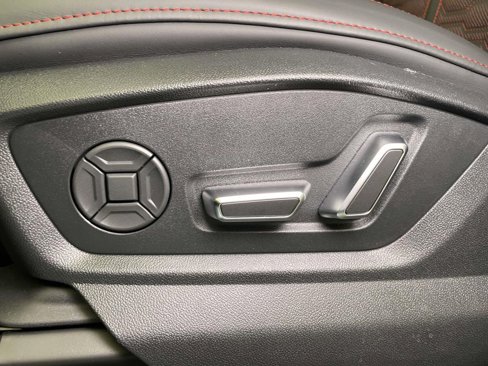 New 2025 Audi RS Q8 performance image 17