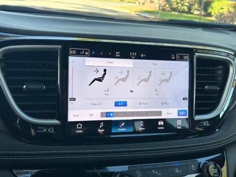 New 2025 Chrysler Pacifica Select image 38