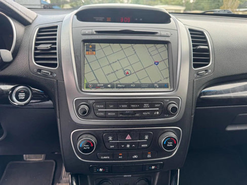 Used 2014 Kia Sorento SX w/ 3rd Row Package image 18