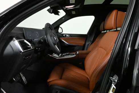 New 2026 BMW X7 M60i image 3