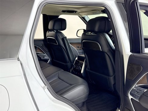 Used 2025 Land Rover Range Rover Autobiography image 26