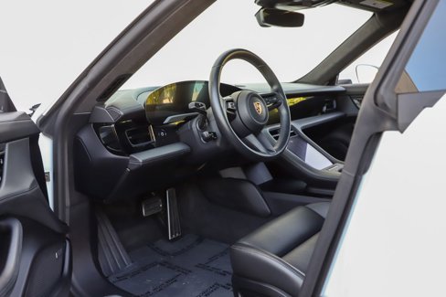 Used 2020 Porsche Taycan Turbo image 28