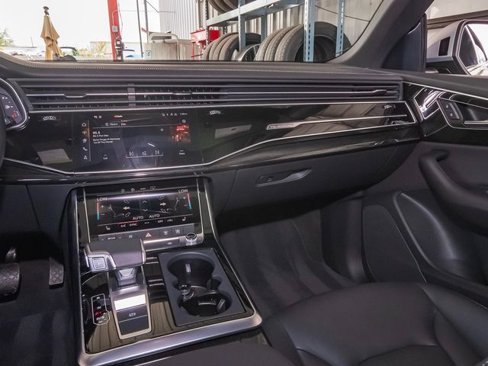 Certified 2025 Audi Q8 Premium image 41