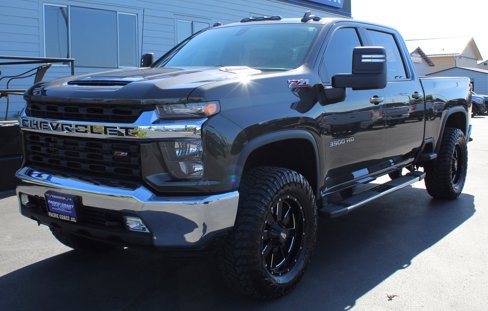 Used 2022 Chevrolet Silverado 3500 LT w/ Convenience Package image 2