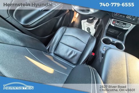 Used 2024 GMC Terrain SLT image 14